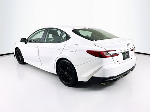 Used 2025 Toyota Camry SE FWD image 5