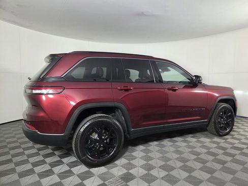 New 2026 Jeep Grand Cherokee Altitude image 3