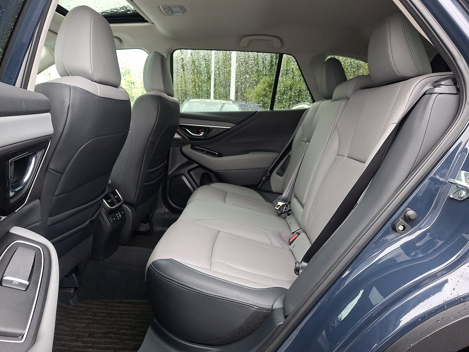 Certified 2025 Subaru Outback Limited AWD/4WD image 10