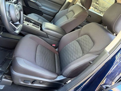 Used 2025 Nissan Pathfinder SV image 35