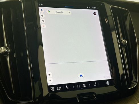 Used 2022 Volvo XC60 B5 Inscription w/ Protection Package Premier image 13