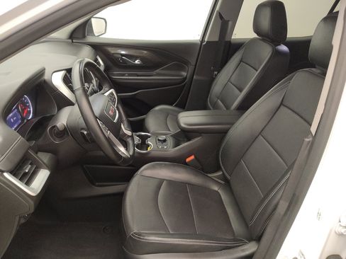 Used 2024 GMC Terrain SLT FWD image 17