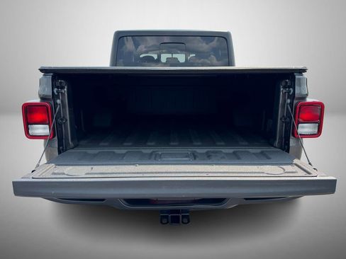 Used 2023 Jeep Gladiator Willys image 8