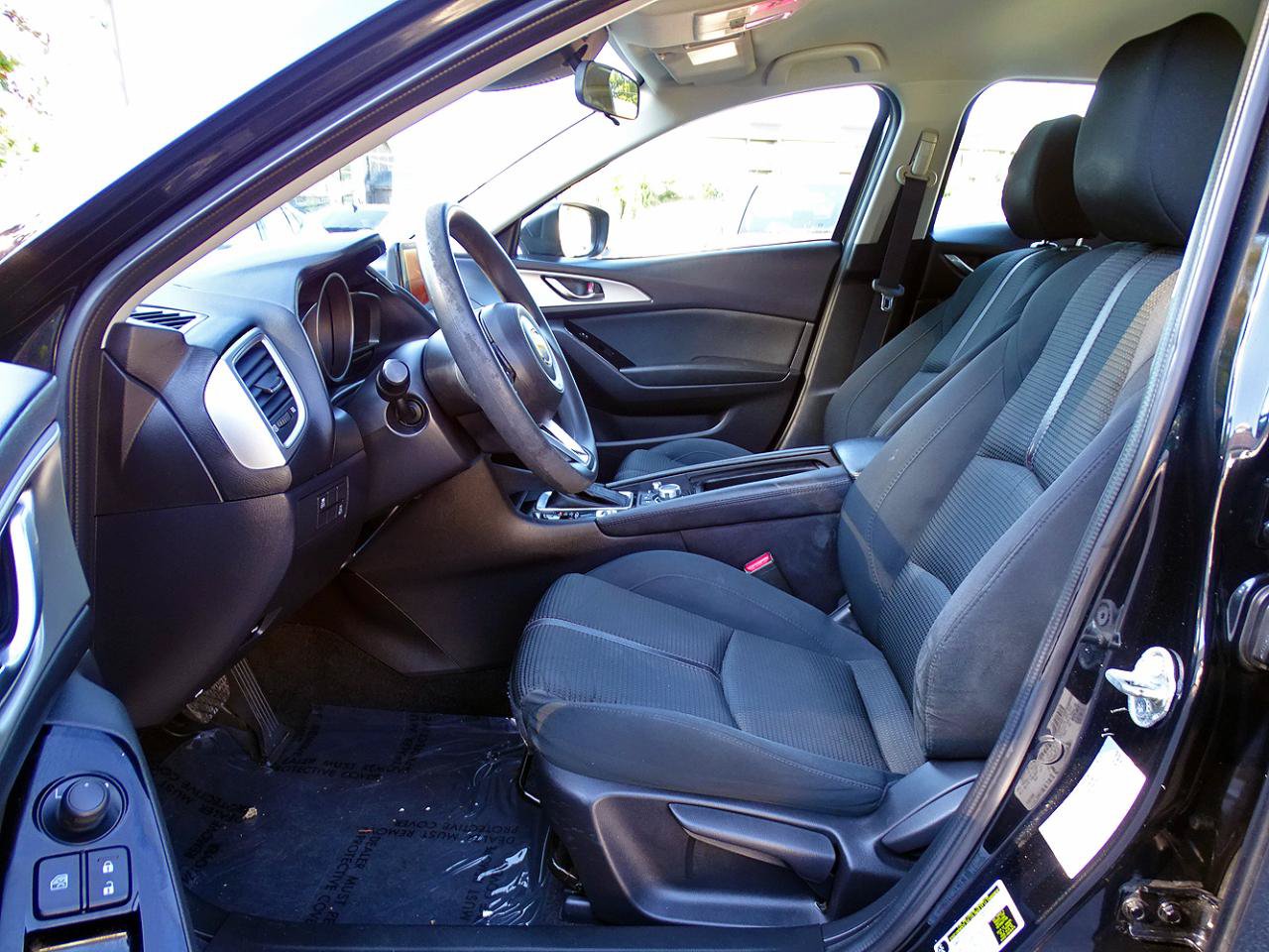 Used 2018 MAZDA MAZDA3 Sport w/ Preferred Equipment Package FWD image 14