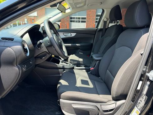 Certified 2023 Kia Forte LXS FWD image 12