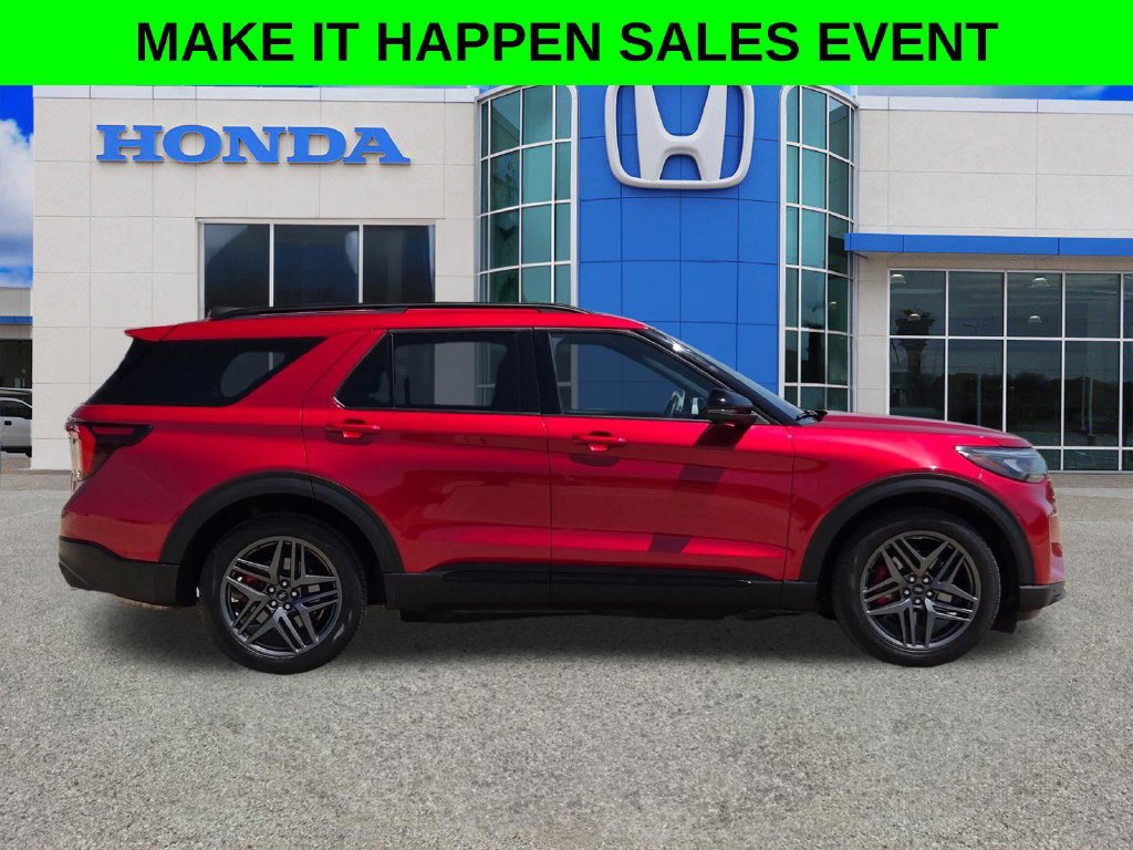 Used 2025 Ford Explorer ST w/ Sun And Sound Package AWD/4WD image 2