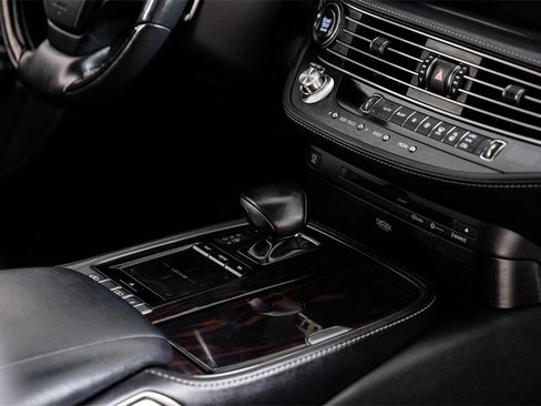 Used 2018 Lexus LS 500 image 21