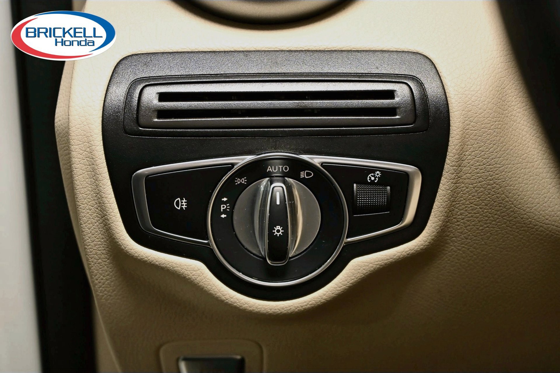 Used 2022 Mercedes-Benz GLC 300 image 29