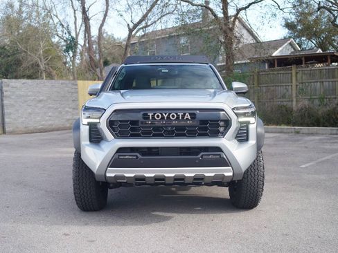 Used 2024 Toyota Tacoma 4x4 Double Cab Hybrid image 8