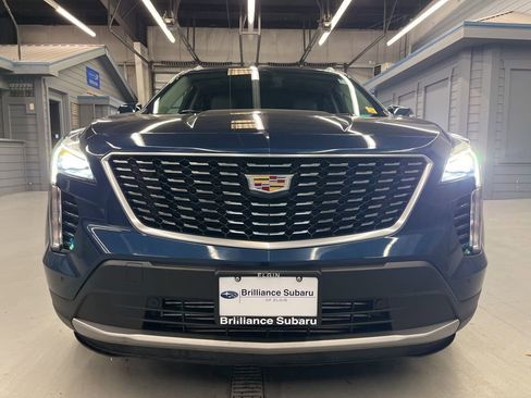 Used 2021 Cadillac XT4 Premium Luxury w/ Cold Weather Package image 5