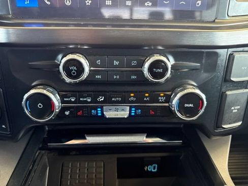 Used 2023 Ford F350 Lariat w/ Lariat Ultimate Package AWD/4WD image 25