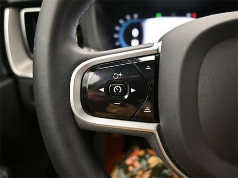 Used 2023 Volvo XC60 B5 Ultimate w/ Climate Package image 26