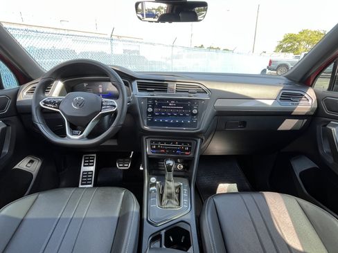 Used 2024 Volkswagen Tiguan SE R-Line w/ MDO Package, Three-Row FWD image 34