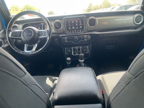 Used 2022 Jeep Wrangler Unlimited Sahara w/ Cold Weather Group AWD/4WD image 21