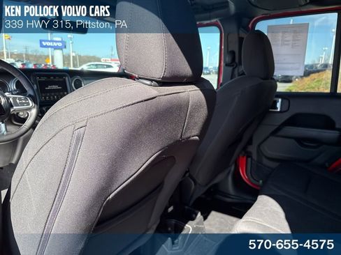 Used 2022 Jeep Wrangler Unlimited Sahara w/ Cold Weather Group AWD/4WD image 29