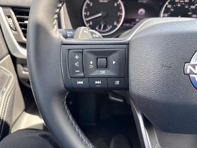 Certified 2026 Nissan Rogue SV FWD image 30