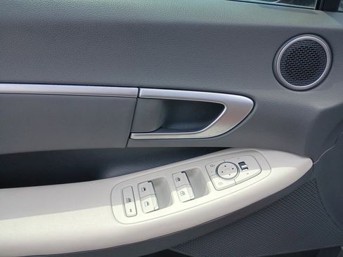 Used 2025 Hyundai Sonata SEL FWD image 12