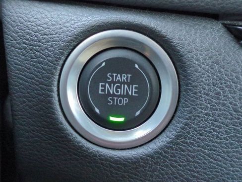 Used 2025 Cadillac XT4 Premium Luxury image 27