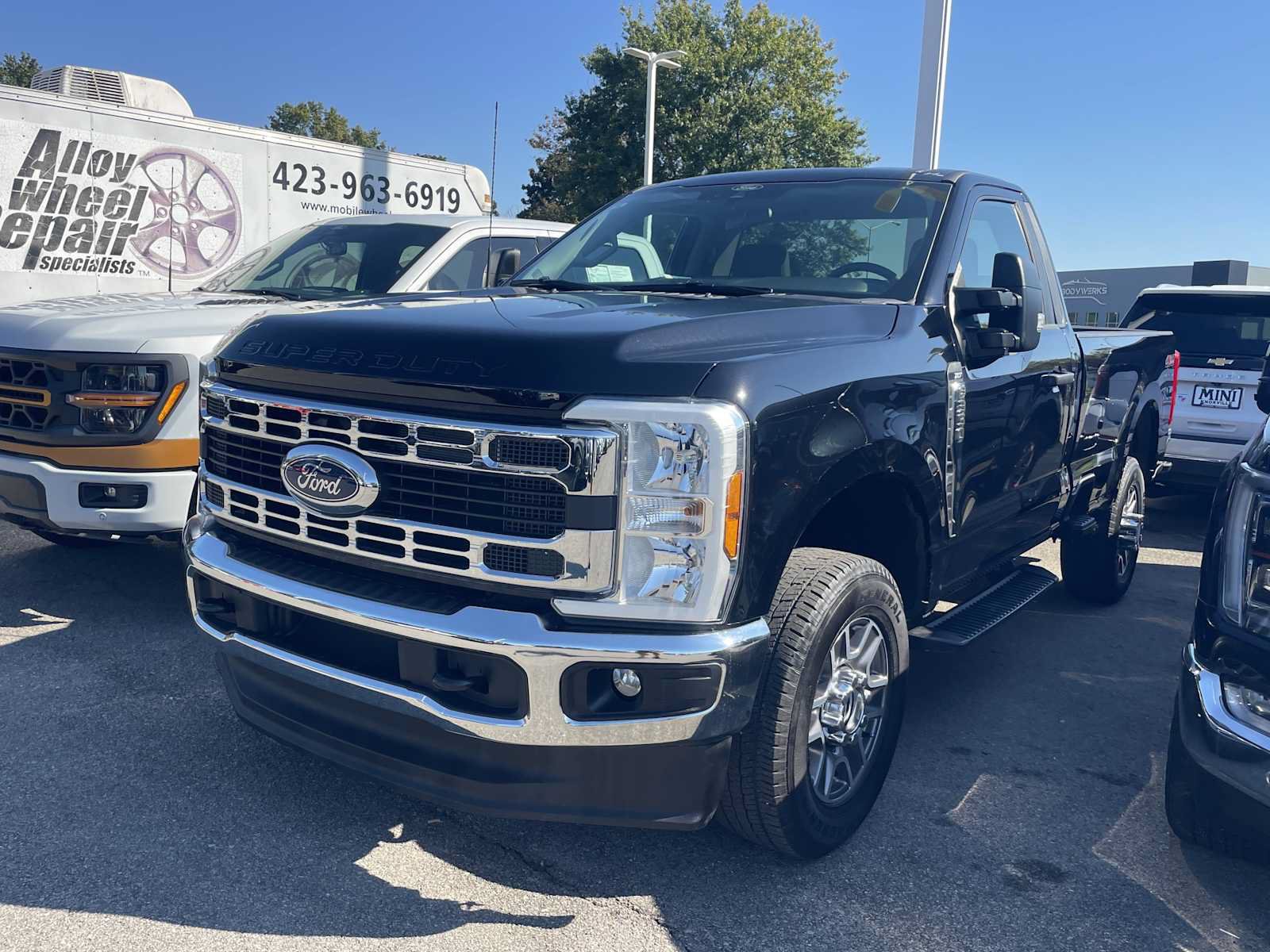 Used 2025 Ford F350 XLT AWD/4WD image 3