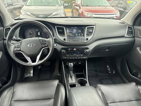 Used 2016 Hyundai Tucson Limited w/ Option Group 03 FWD image 18