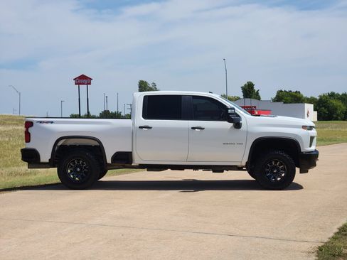 Used 2023 Chevrolet Silverado 2500 Custom w/ Custom Value Package AWD/4WD image 7