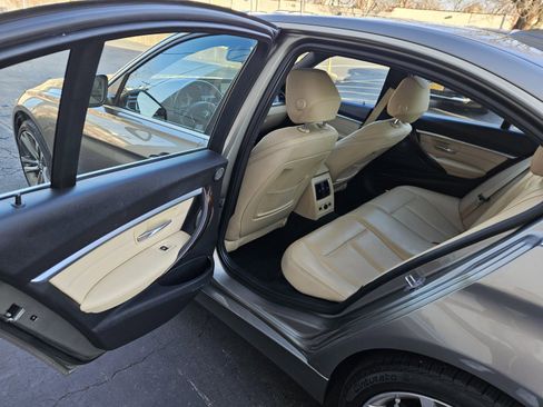 Used 2018 BMW 330i xDrive Sedan w/ Premium Package image 4