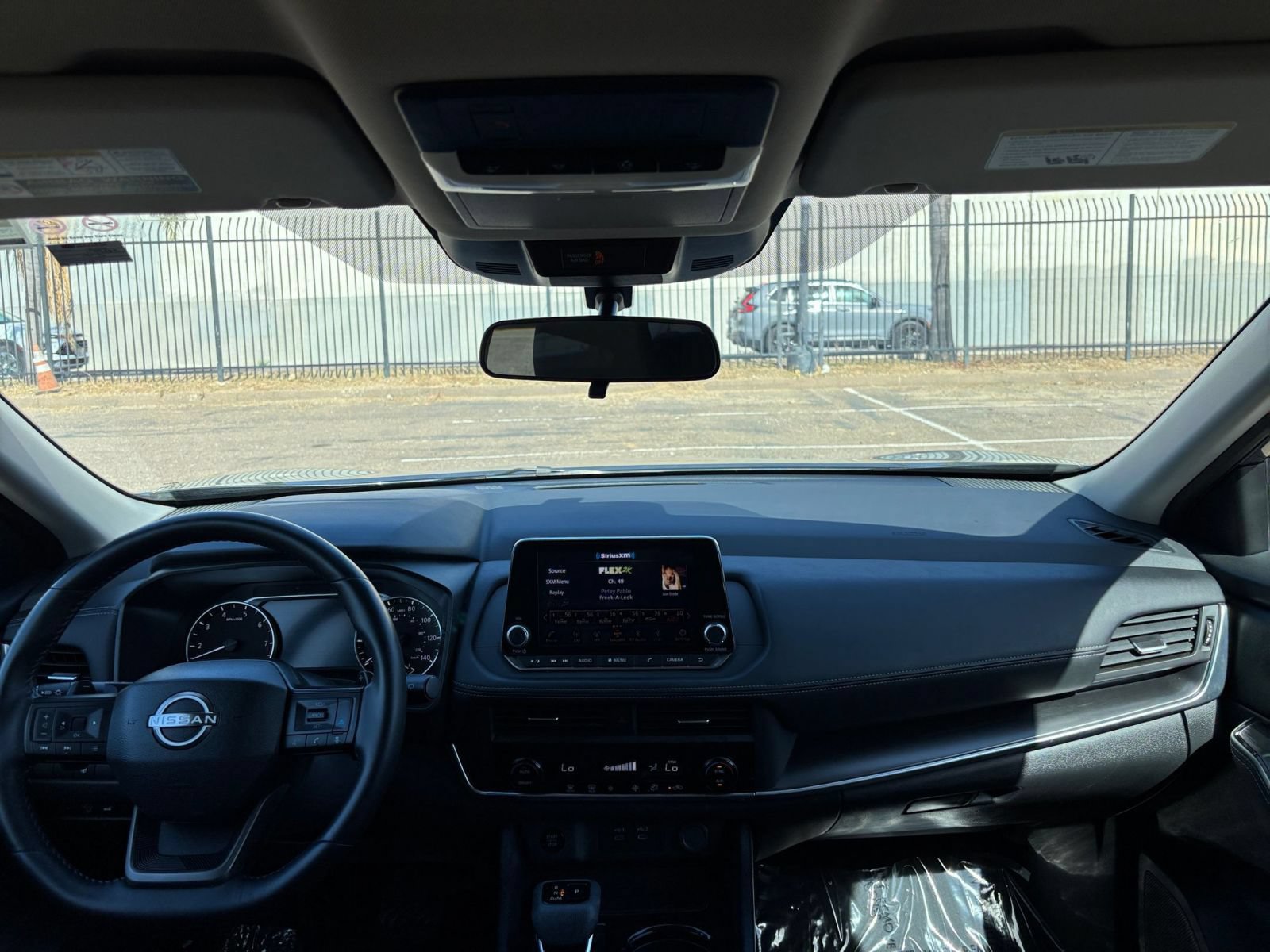 Used 2025 Nissan Rogue SV AWD/4WD image 34