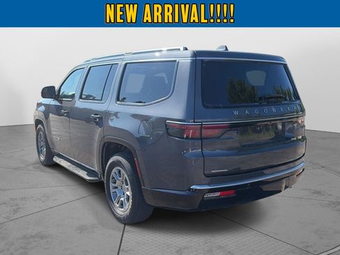 Used 2023 Jeep Wagoneer 4WD image 7