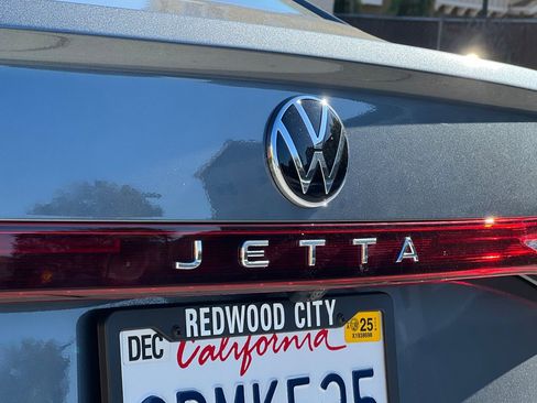Certified 2025 Volkswagen Jetta SE image 26