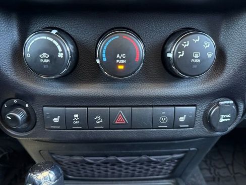 Used 2018 Jeep Wrangler Unlimited Sahara AWD/4WD image 13