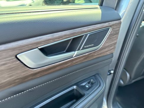 Used 2025 Volkswagen Atlas SEL Premium R-Line image 12