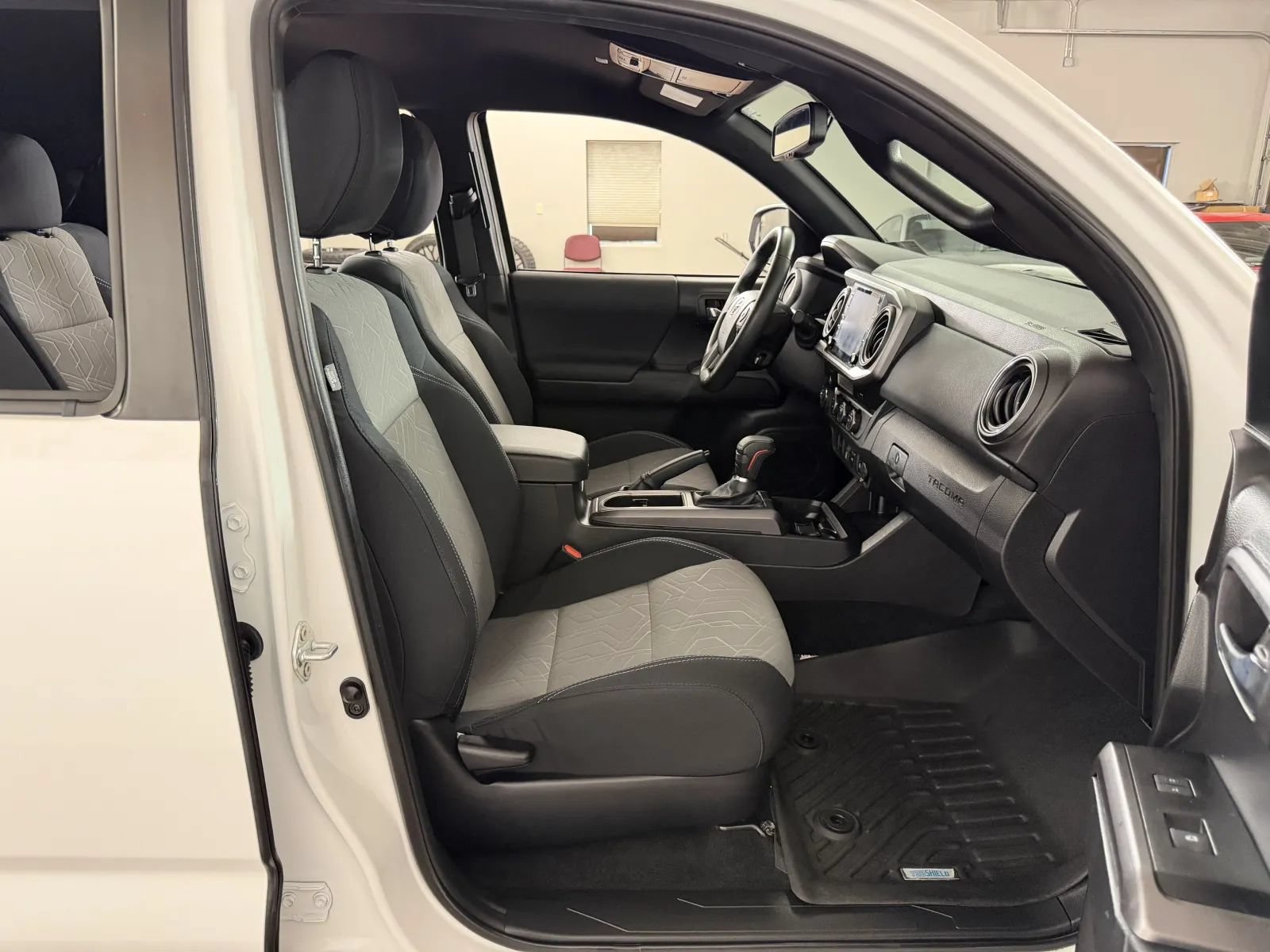 Used 2023 Toyota Tacoma TRD Sport AWD/4WD image 34