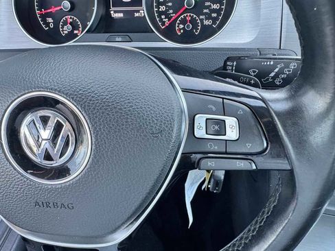 Used 2016 Volkswagen Golf S FWD image 42