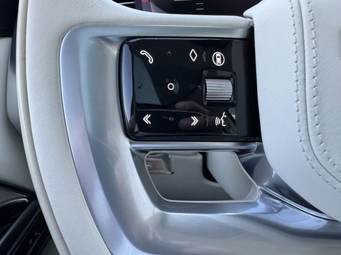 Certified 2024 Land Rover Range Rover SE AWD/4WD image 16