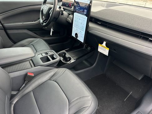 New 2025 Ford Mustang Mach-E Premium image 18