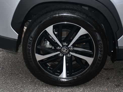 Certified 2024 Toyota Corolla Cross XSE image 22