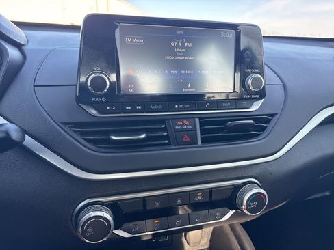 Used 2024 Nissan Altima 2.5 S image 13