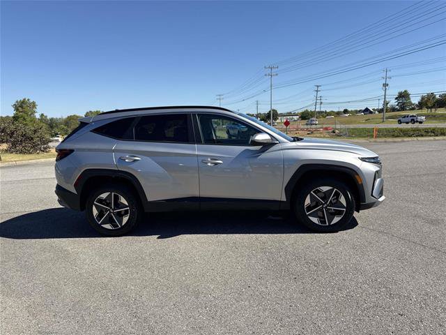 Used 2025 Hyundai Tucson SEL AWD/4WD image 4