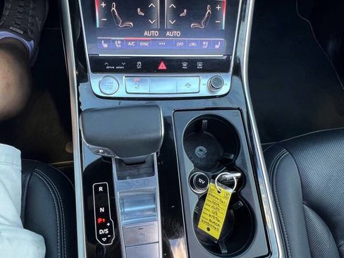 Used 2019 Audi Q8 Prestige image 24