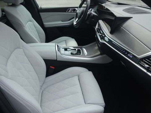 Used 2025 BMW X5 xDrive40i image 12