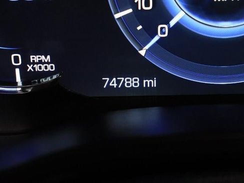 Used 2020 Cadillac Escalade Premium Luxury image 15