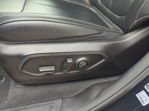 Used 2024 Jeep Grand Cherokee Limited image 32