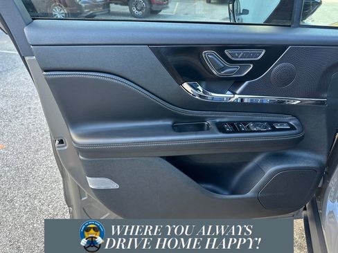 New 2026 Lincoln Corsair Reserve w/ Jet Appearance Package image 10