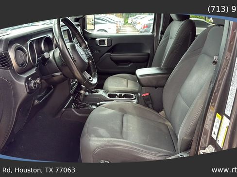 Used 2018 Jeep Wrangler Unlimited Sport S AWD/4WD image 26
