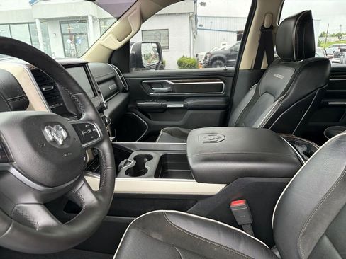Used 2019 RAM 1500 Laramie AWD/4WD image 11