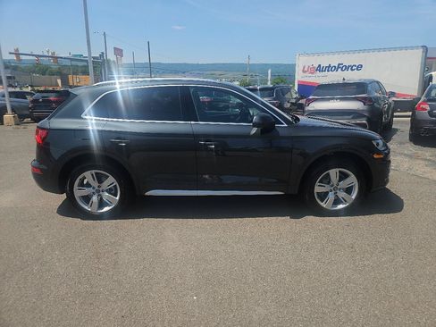 Used 2018 Audi Q5 2.0T Premium Plus w/ Premium Plus Package AWD/4WD image 2