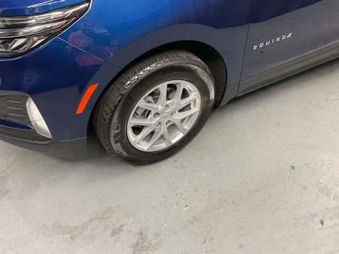 Used 2022 Chevrolet Equinox LT image 3