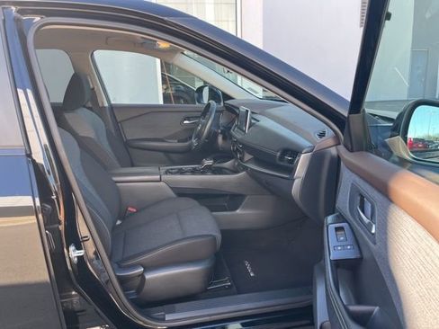 Used 2023 Nissan Rogue SV AWD/4WD image 34