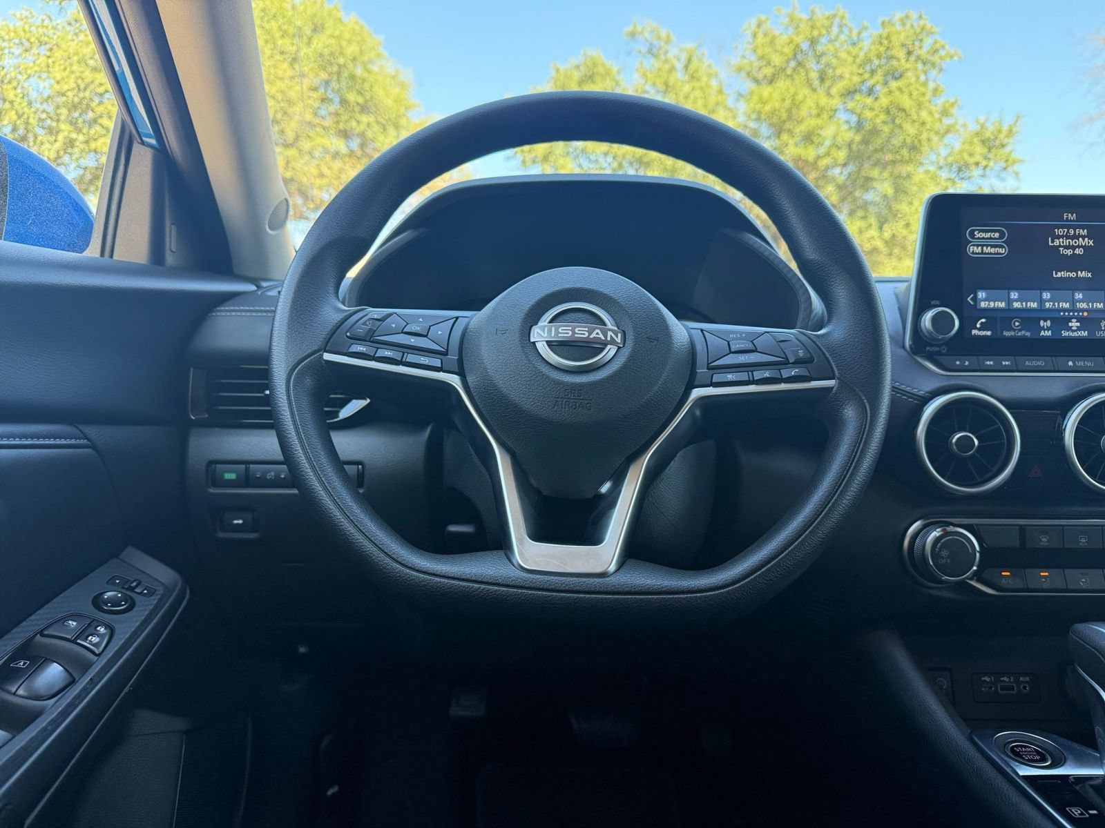Used 2025 Nissan Sentra SV FWD image 27