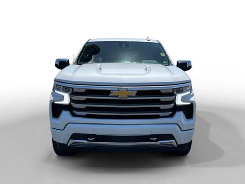 Used 2025 Chevrolet Silverado 1500 High Country AWD/4WD image 8